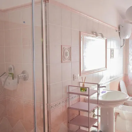 Domus Aromatica, Profumo D'assisi, Profumo Di Casa 公寓 *